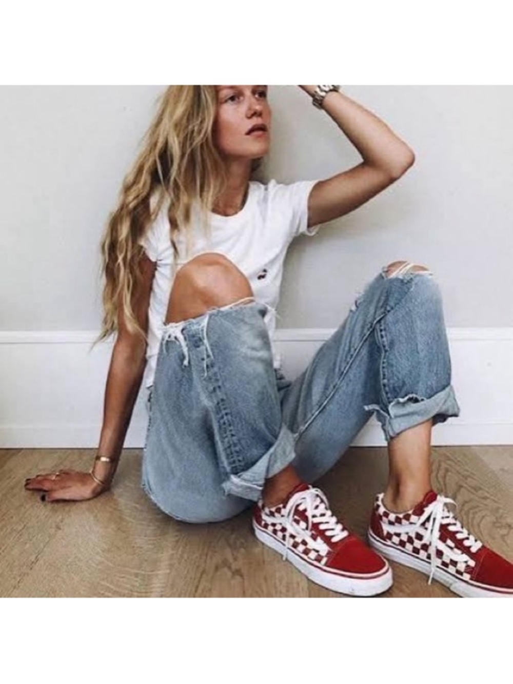 Old school Vans UNISEX


Red check vans size 4.5 in men’s equals 6.5 in women’s